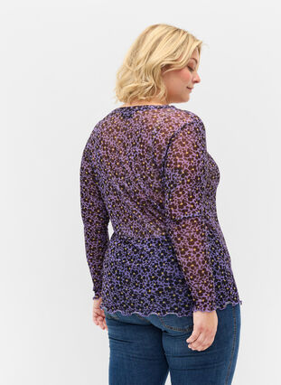 Blommig blus i mesh med kroppsnära passform, Purple AOP, Model image number 1