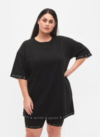 Lång sweatshirt med 1/2-ärmar, Black, Model