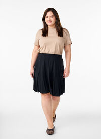 Viskoskjol med lös passform, Black, Model