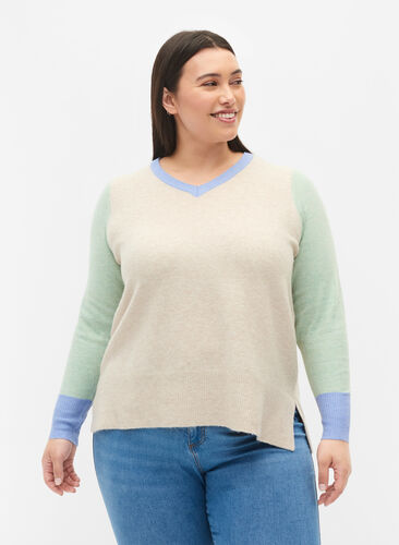 Stickad v-ringad tröja med färgblock, Pumice Stone Mel.Com, Model image number 0