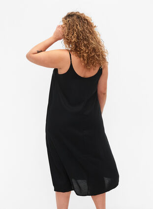 Ärmlös midiklänning i viskos, Black, Model image number 1