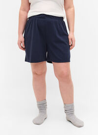Lösa shorts i tyg med struktur, Navy Blazer, Model