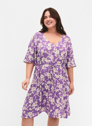 Klänning med halvlång ärm och blommigt tryck i viskos, Purple Flower AOP, Model image number 0