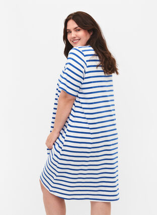 Randig trikåklänning med korta ärmar, Blue Stripes, Model image number 1