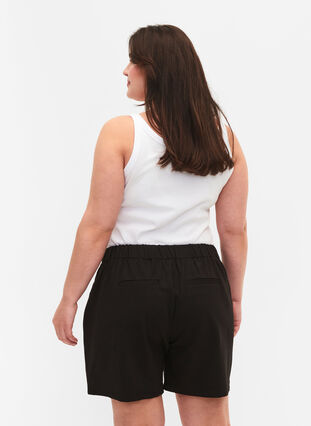 Maddison short med normal passform, Black, Model image number 1