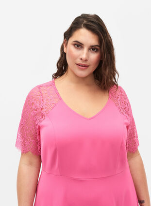 Midiklänning med korta spetsärmar, Shocking Pink, Model image number 2