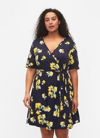Omlottklänning i viskos med korta ärmar, Night Sky AOP Flower, Model