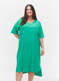 Kortärmad skjortklänning i viskos, Holly Green, Model