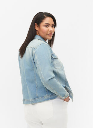 Ljus jeansjacka med bröstfickor, Light blue denim, Model image number 2