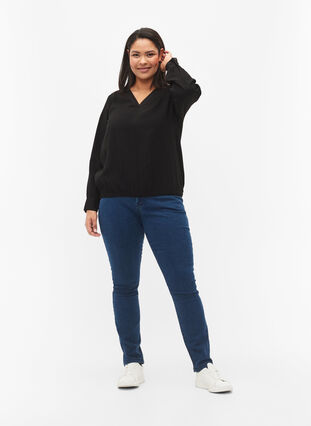 V-ringad blus i viskos, Black, Model image number 2