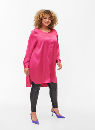 Lång skinande skjorta med slits, Pink Flambé, Model image number 2