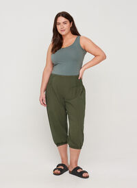 Lösa knickers med smock, Ivy Green, Model