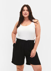 Löst sittande shorts i viskos, Black, Model