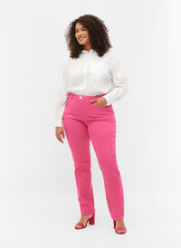 Emily jeans med normalhög midja och slim fit, Shock. Pink, Model