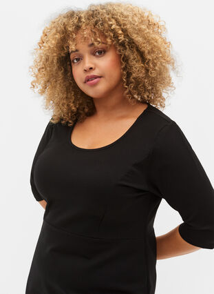 Enfärgad klänning med 3/4-ärmar och slits, Black, Model image number 2