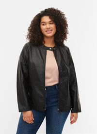 Skinnjacka i läderimitation med fickor, Black, Model