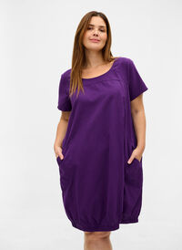 Kortärmad klänning i bomull, Violet Indigo, Model