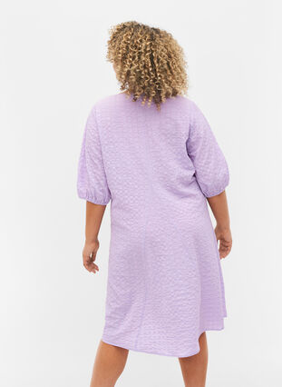 Crêppad klänning med v-ringning och ballongärmar, Lavendula, Model image number 1