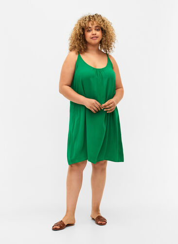 Enfärgad slipklänning i viskos, Jolly Green, Model image number 0