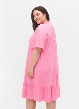 Kortärmad klänning i viskos med v-ringning, Aurora Pink, Model image number 1