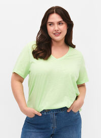 V-ringad bas t-shirt med korta ärmar, Paradise Green, Model
