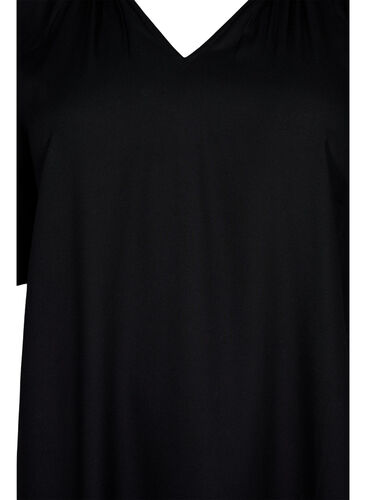 Kortärmad klänning i viskos med v-ringning, Black, Packshot image number 2