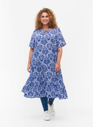 Kortärmad viskosklänning med mönster, S. the web Oriental, Model image number 0