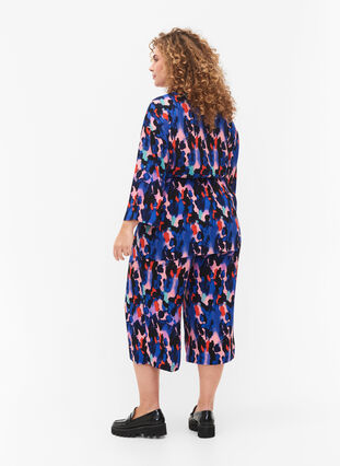 Löst sittande culotte-byxor i viskos, Colorful Animal, Model image number 1