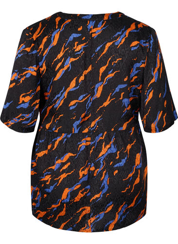 Kortärmad blus i viskos med tryck, Black Tiger AOP, Packshot image number 1