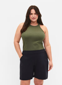 Maddison short med normal passform, Night Sky, Model