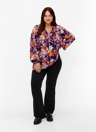 Långärmad viskosblus med tryck, Pansy AOP, Model image number 2