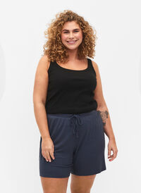 Löst sittande ribbade shorts i viskos, Umbre Blue, Model
