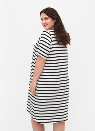 Randig trikåklänning med korta ärmar, Black Stripes, Model image number 1
