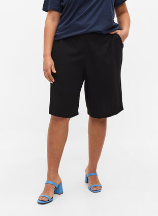 Bermudashorts i viskos med fickor, Black, Model image number 1