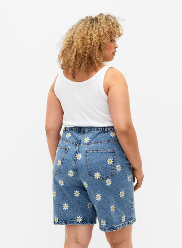 Högmidjade Mille shorts med broderade blommor, Light Blue Flower, Model image number 1