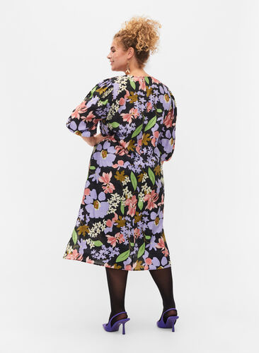 Blommig midiklänning i viskos med 3/4-ärmar, Purple Green Flower, Model image number 1