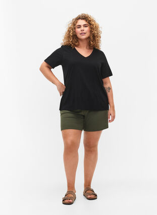 V-ringad bas t-shirt med korta ärmar, Black, Model image number 2