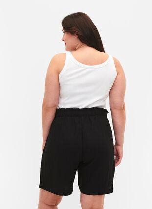 Löst sittande shorts i viskos, Black, Model image number 1