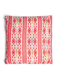 Kuddfodral med broderat mönster