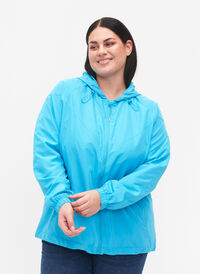Kort jacka med huva och justerbar fåll, River Blue, Model