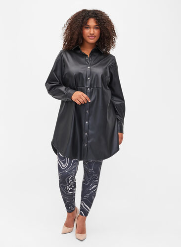 Lång skjorta i läderimitation, Black, Model image number 2