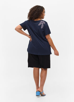 Bermudashorts i viskos med fickor, Black, Model image number 0