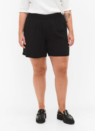 Löst sittande shorts i viskos, Black, Model image number 2
