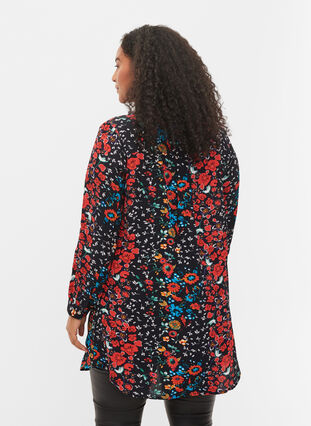 Lång blommig skjorta i viskos, Black Flower, Model image number 1