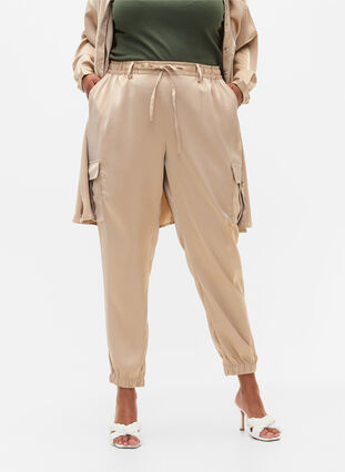 Satin Cargo Byxor, Humus, Model image number 2
