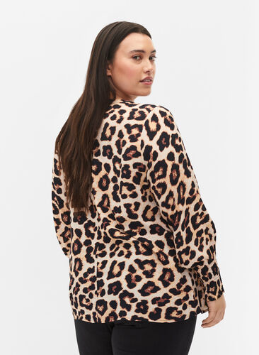 Mönstrad viskosblus med smock, Leo AOP, Model image number 1
