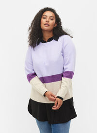 Stickad tröja med rund hals, Lavender Comb, Model