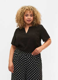 V-ringad blus med korta ärmar, Black, Model