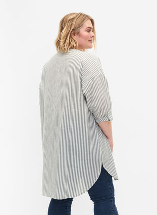 Randig tunika med V-ringad hals och knappar, Balsam Green Stripe, Model image number 1